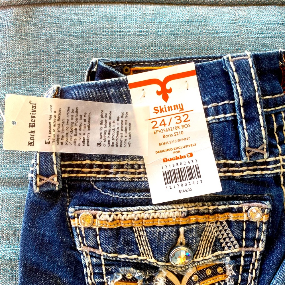 Rock Revivals size 24-32